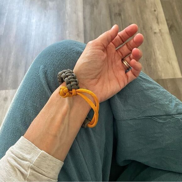 Paracord Bracelet NEW Gray Yellow Adjustable Unisex Handmade USA - Picture 7 of 8